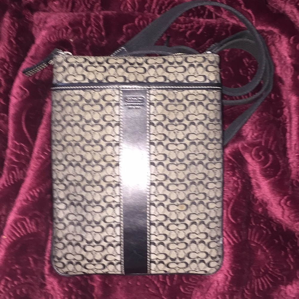 👖Blk/Tan Coach Mini Sig. Bag w long strap👖 - Picture 1 of 6